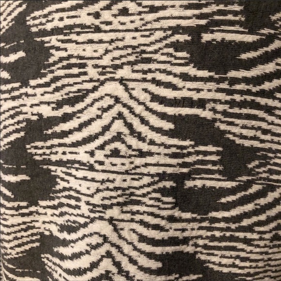 TOWNSEN gray and white cropped sweater - Picture 8 of 11